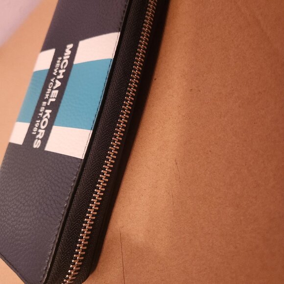 Michael Kors New York EST. 1981 NWOT Blue Large Leather Wallet - Picture 9 of 15